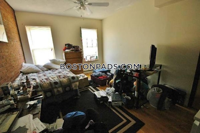 Boston - $3,000 /mo