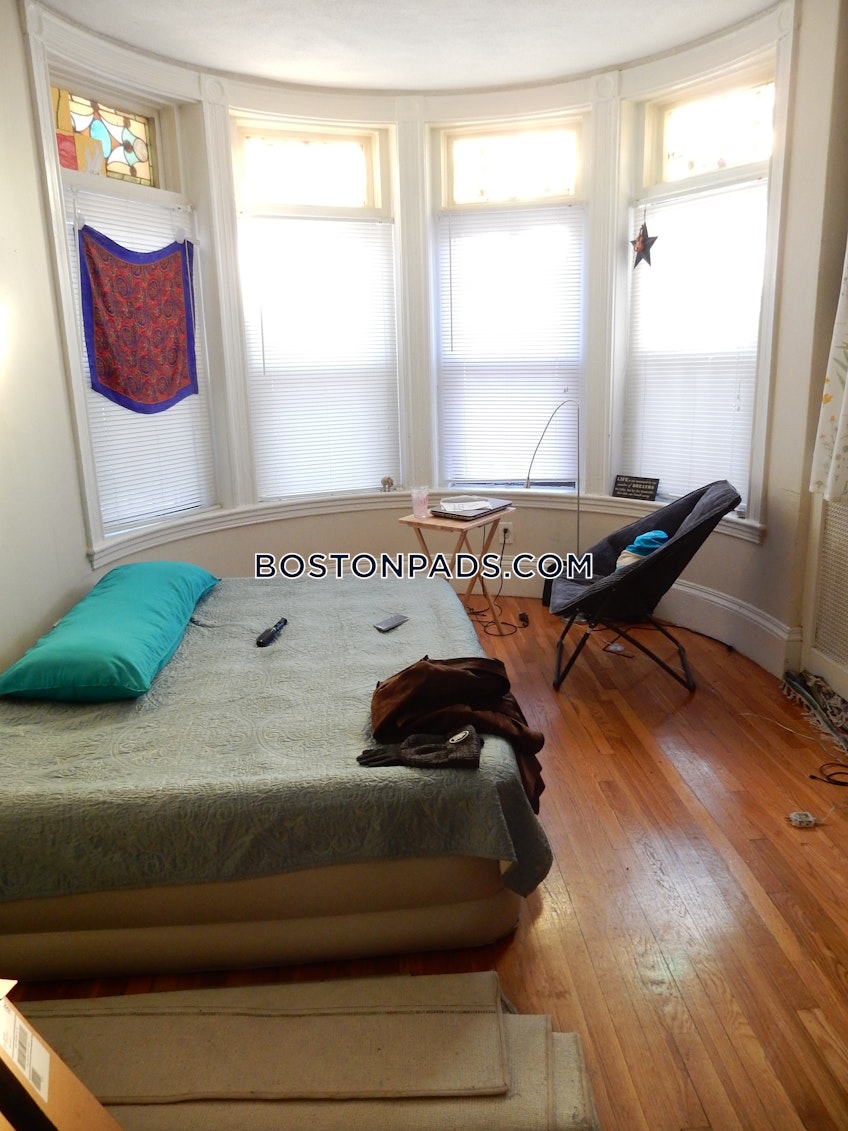 Boston - $3,595 /month