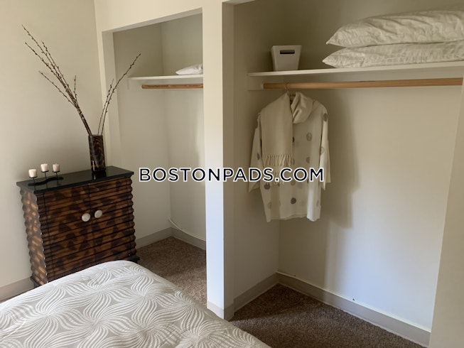 Boston - $3,920 /mo
