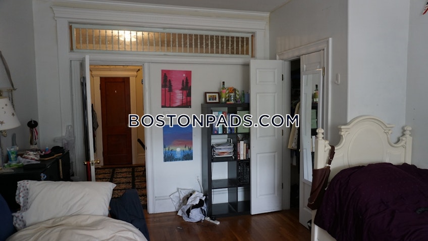 Boston - $3,335 /month