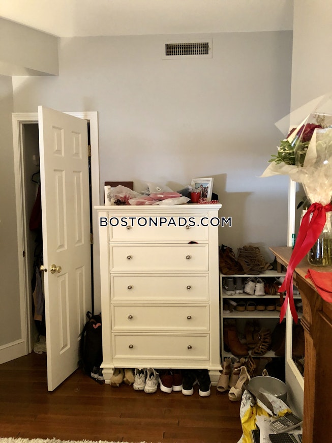 Boston - $3,100 /mo