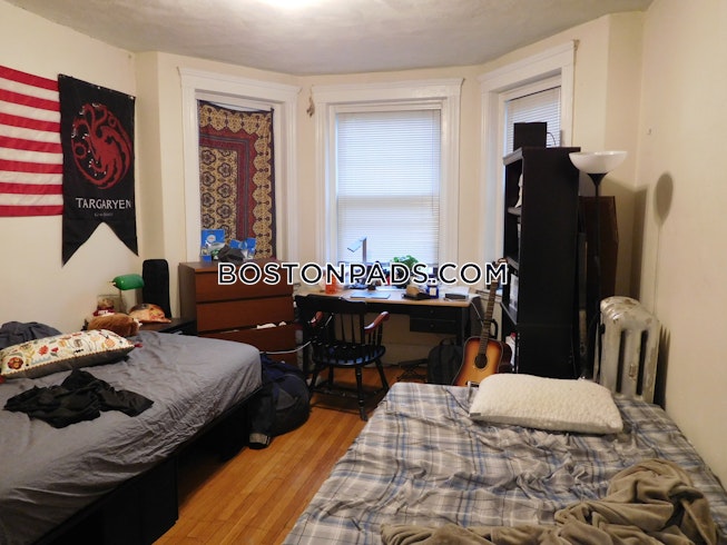 Boston - $2,950 /mo