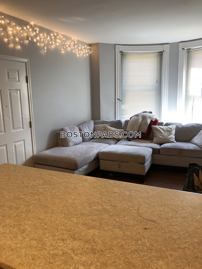 Boston - $3,100 /mo