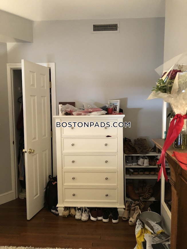 Boston - $3,100 /mo