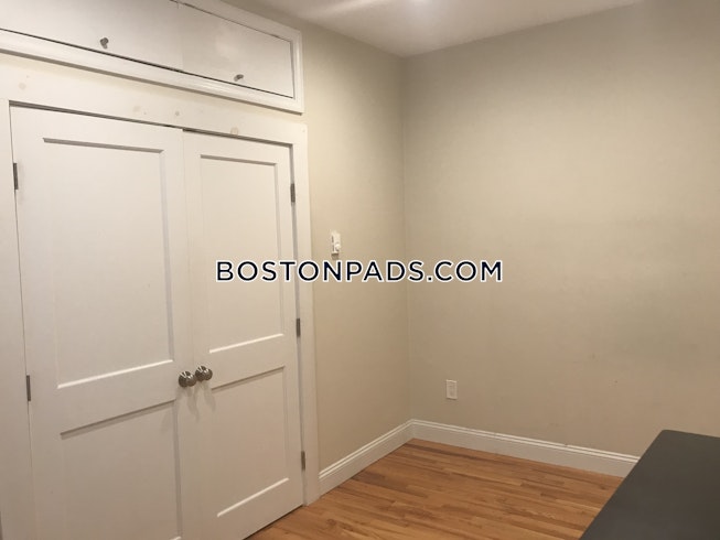 Boston - $2,400 /mo