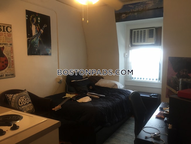 Boston - $2,200 /mo