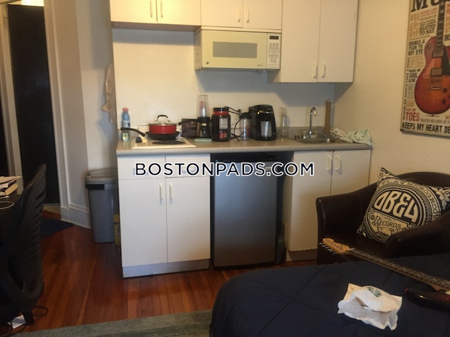 Boston - $2,200 /mo