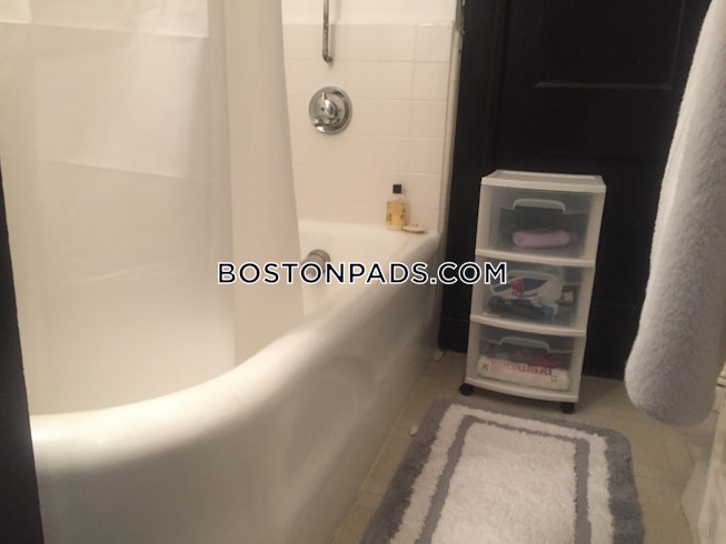 Boston - $2,200 /mo