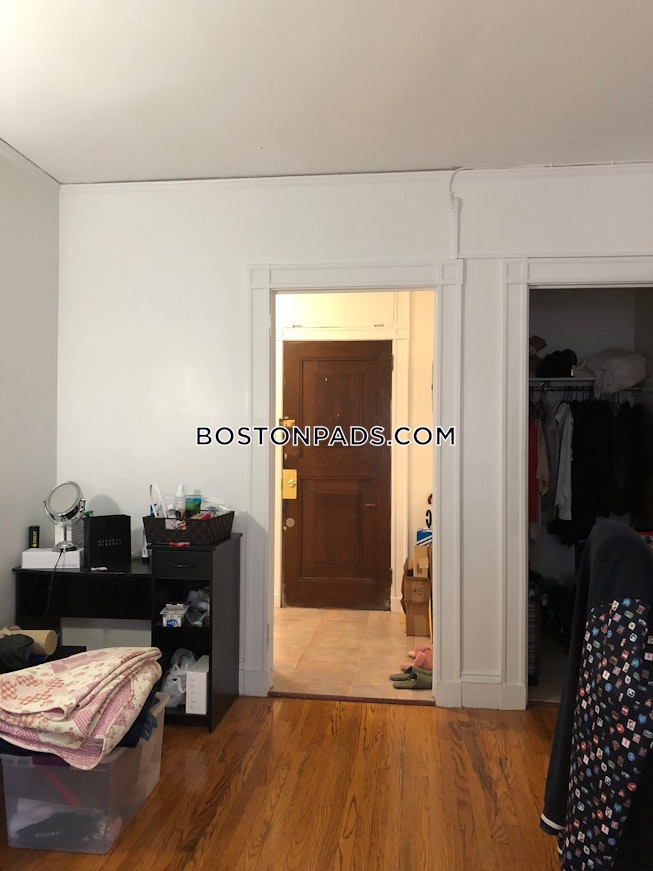 Boston - $2,900 /mo