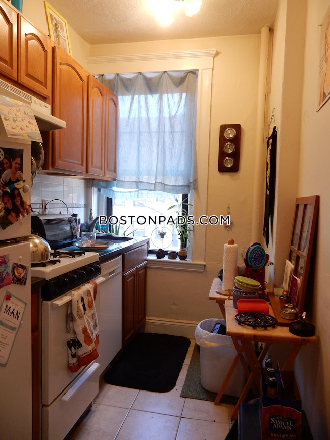 Boston - $2,200 /mo