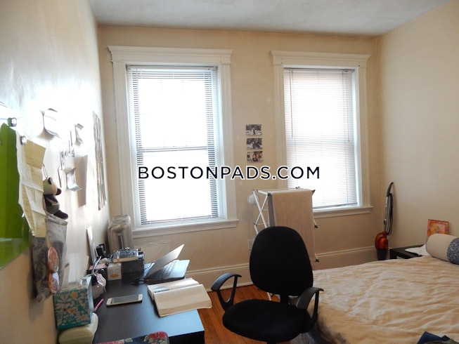 Boston - $2,900 /mo