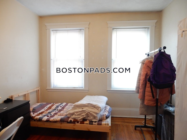 Boston - $2,900 /mo