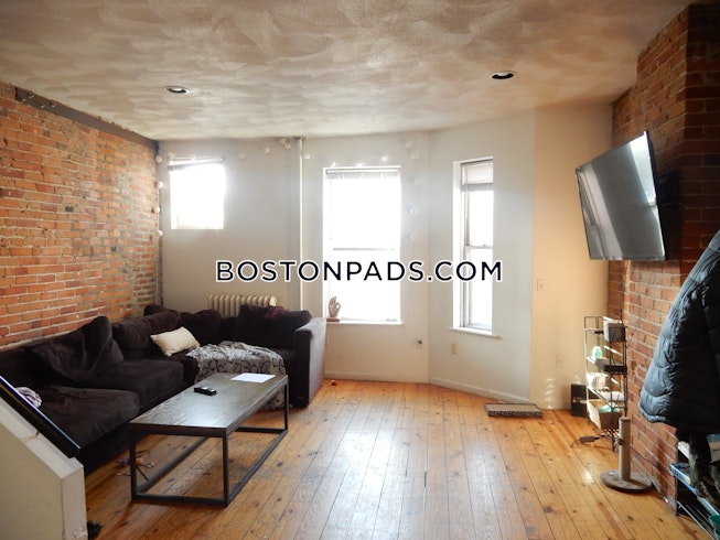 Boston - $5,500 /mo