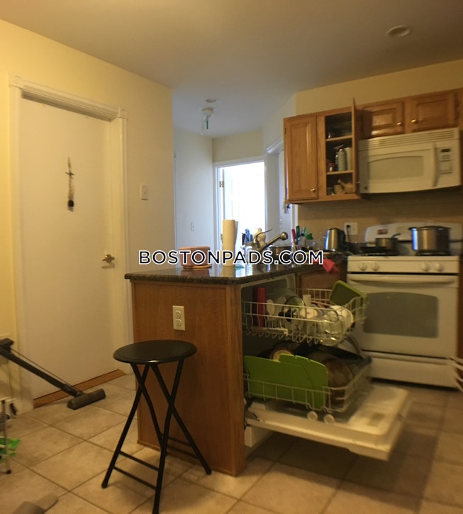 Boston - $5,100 /mo