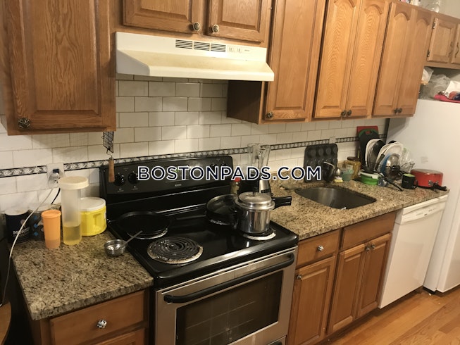 Boston - $2,350 /mo