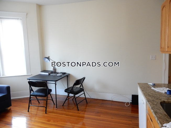 Boston - $2,550 /mo