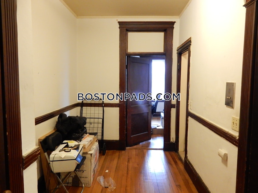 Boston - $3,200 /month