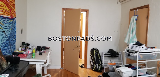 Boston - $4,100 /mo