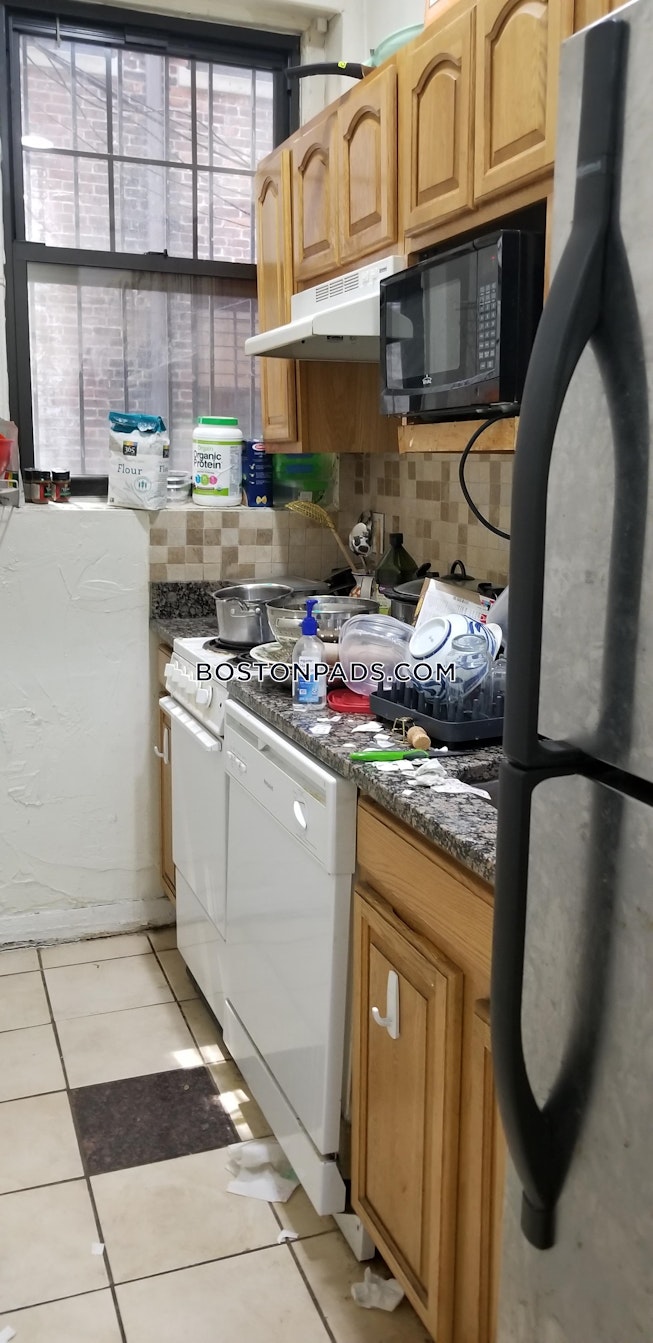 Boston - $4,100 /mo