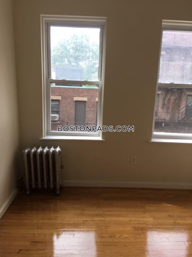 Boston - $3,200 /mo