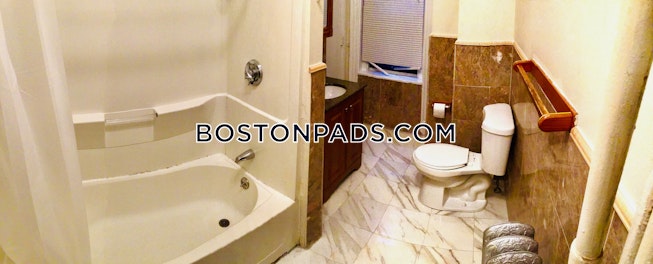 Boston - $3,100 /mo