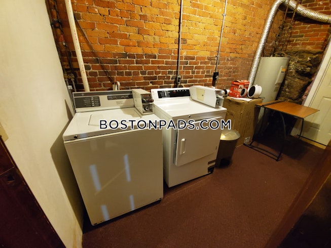 Boston - $2,950 /mo