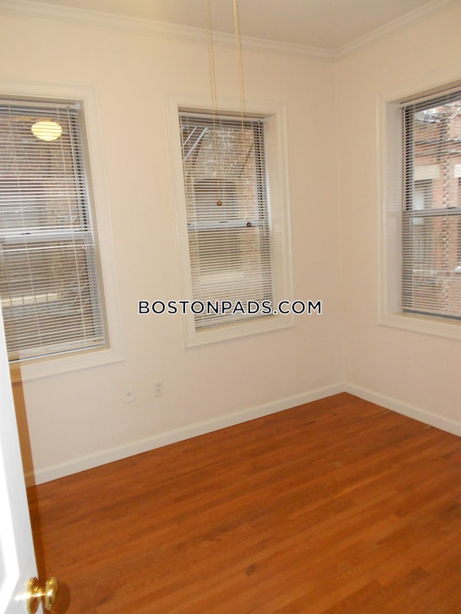 Boston - $3,401 /mo