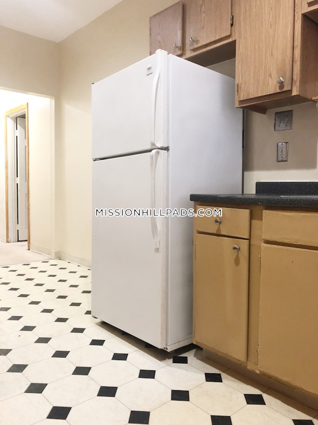 Boston - $1,800 /mo