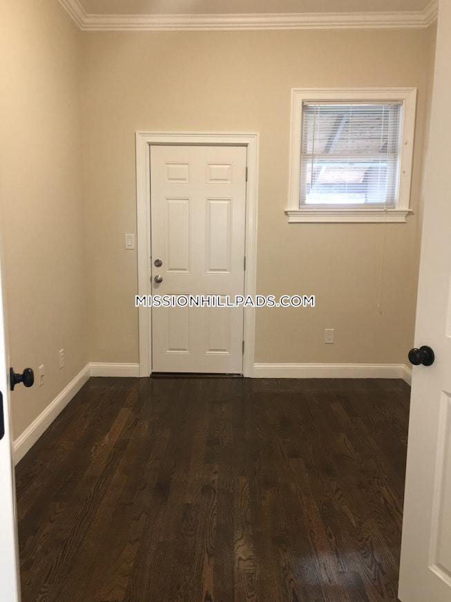 Boston - $3,770 /mo