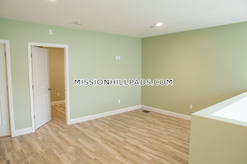 Boston - $3,400 /month