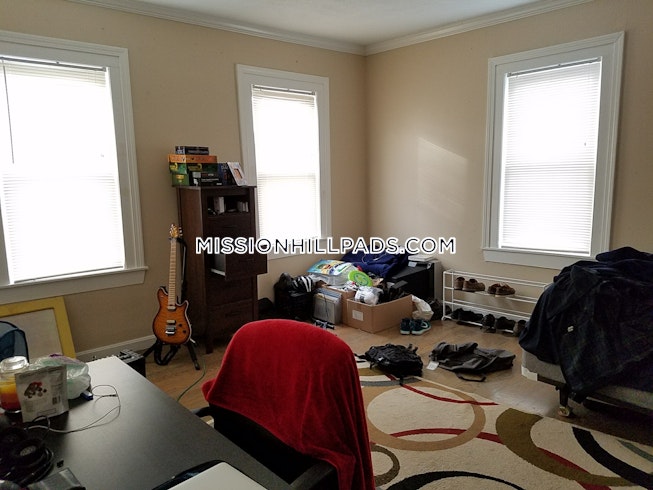 Boston - $3,695 /mo