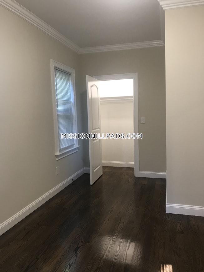 Boston - $3,775 /mo