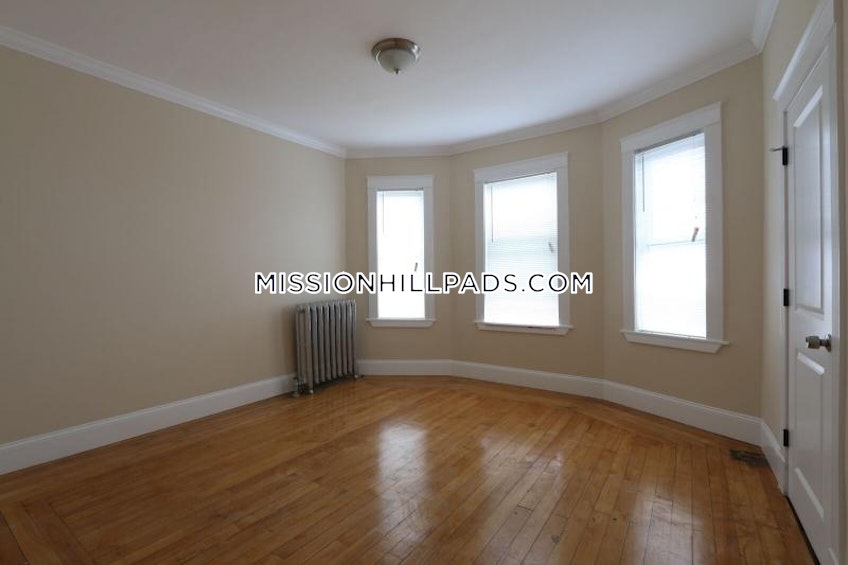 Boston - $4,500 /month