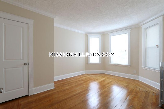 Boston - $4,095 /mo