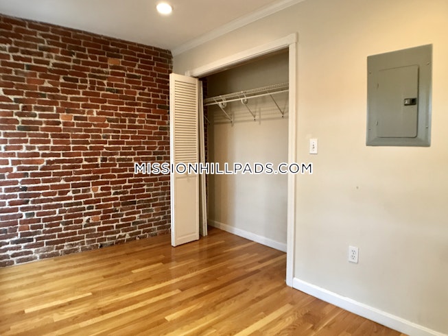 Boston - $1,850 /mo