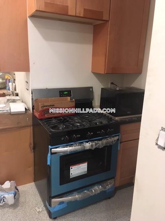 Boston - $3,500 /mo