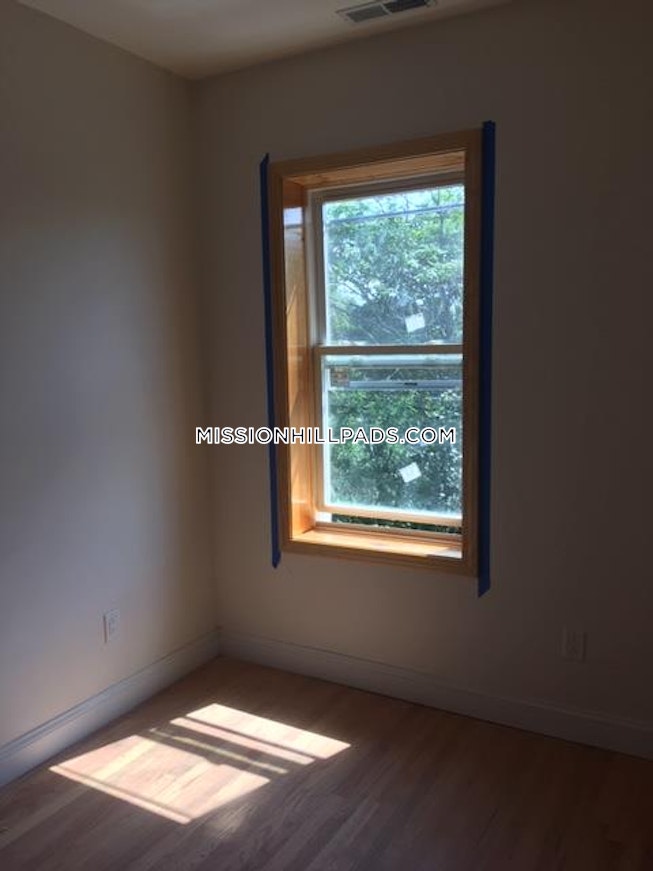 Boston - $3,500 /mo