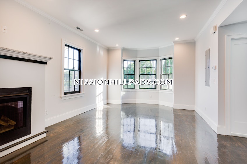 Boston - $3,400 /month