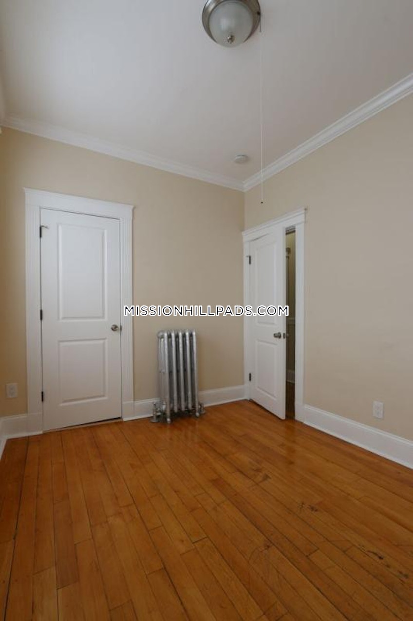 Boston - $4,500 /month