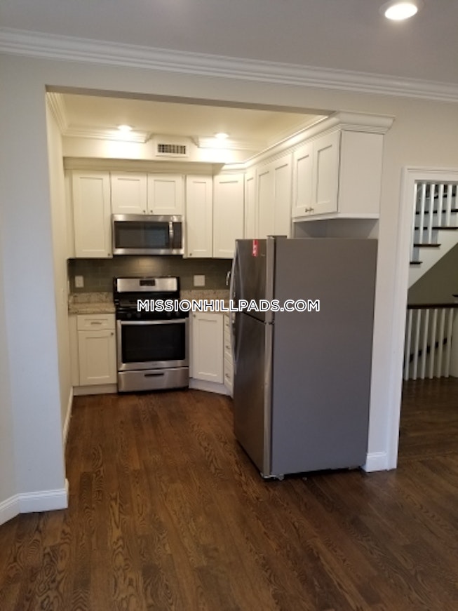 Boston - $3,770 /mo