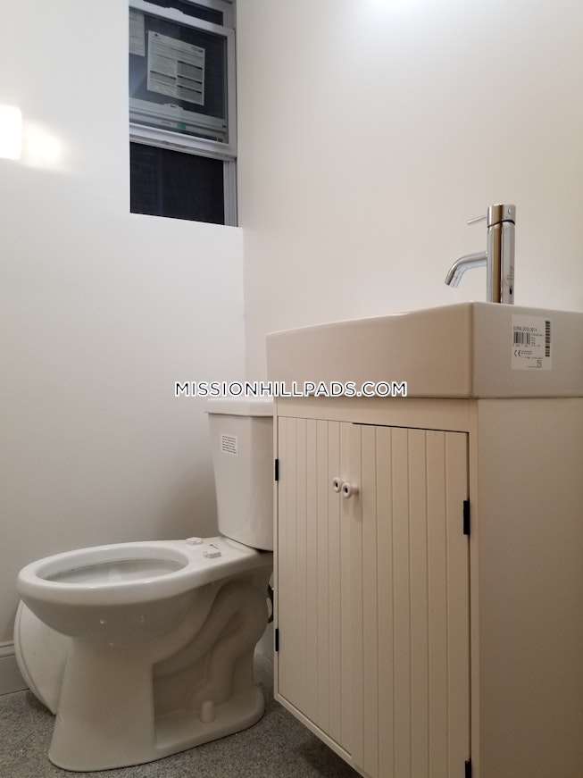 Boston - $3,500 /mo