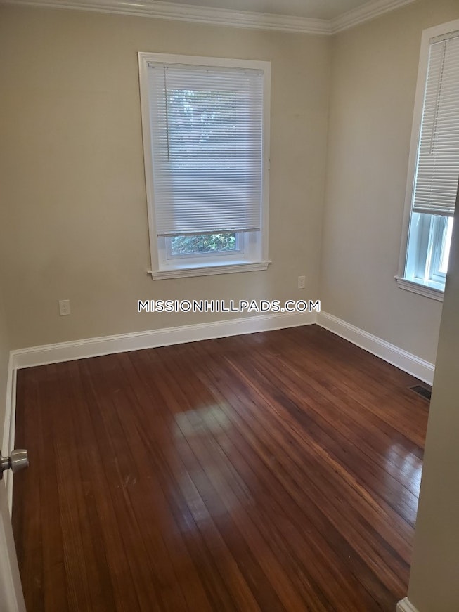 Boston - $2,395 /mo