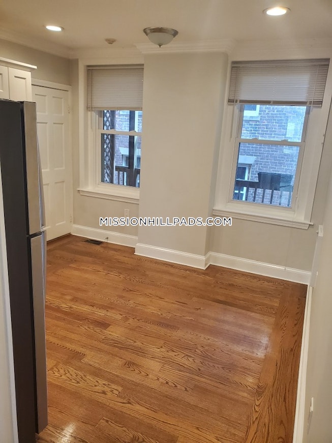 Boston - $2,395 /mo