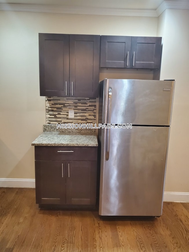 Boston - $3,450 /mo