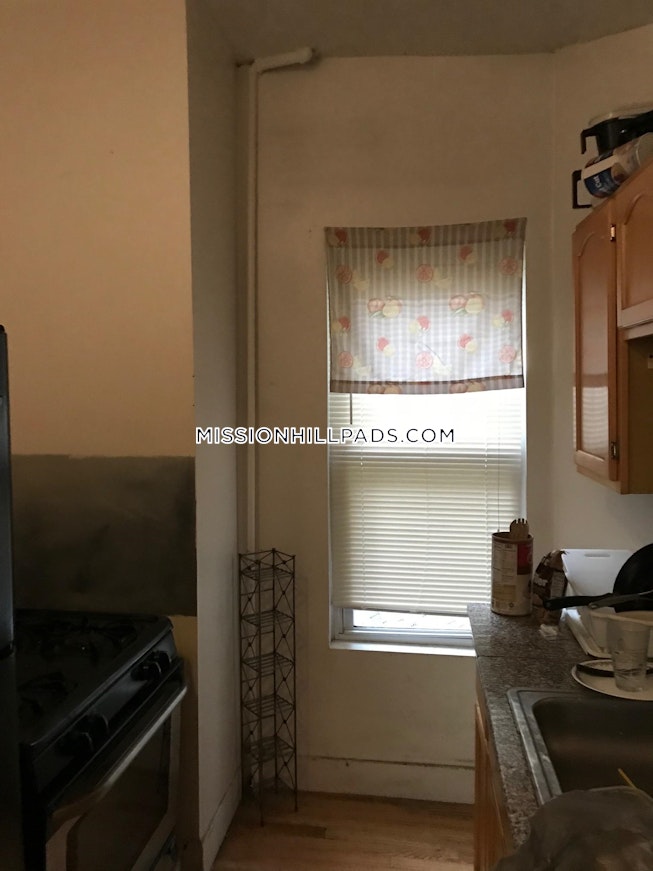 Boston - $3,500 /mo