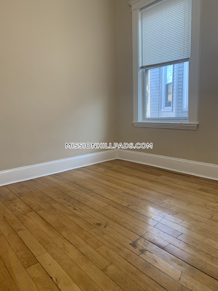 Boston - $4,500 /month