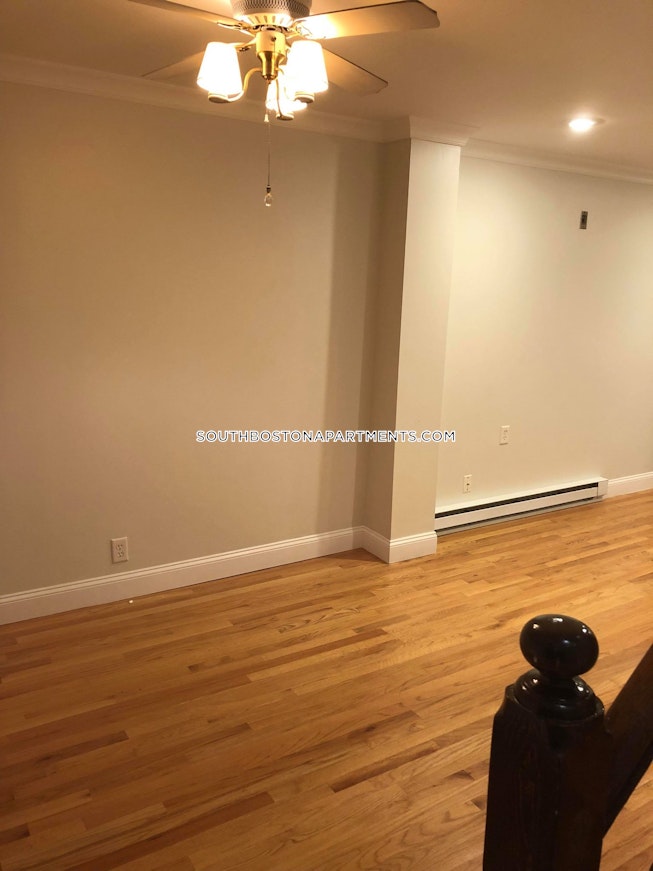 Boston - $2,600 /mo