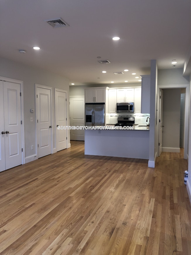 Boston - $3,200 /mo