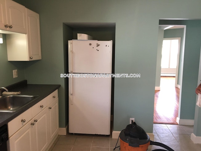 Boston - $2,700 /mo