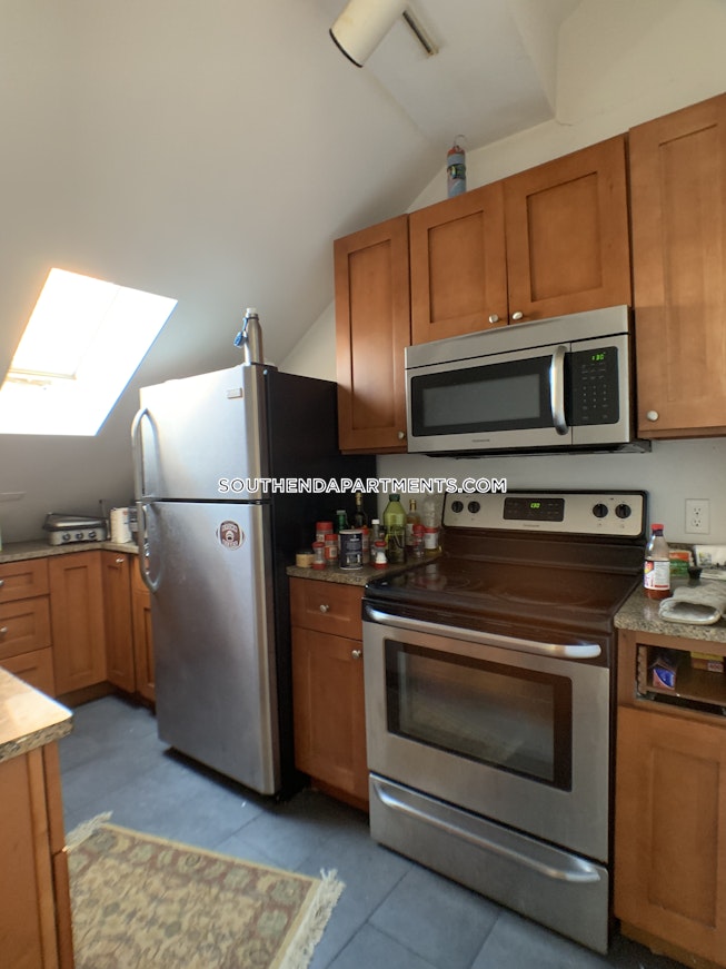 Boston - $4,500 /mo